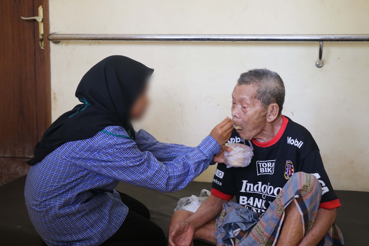 Beneficiary of BRSAMPK "Paramita" Caring for the Elderly