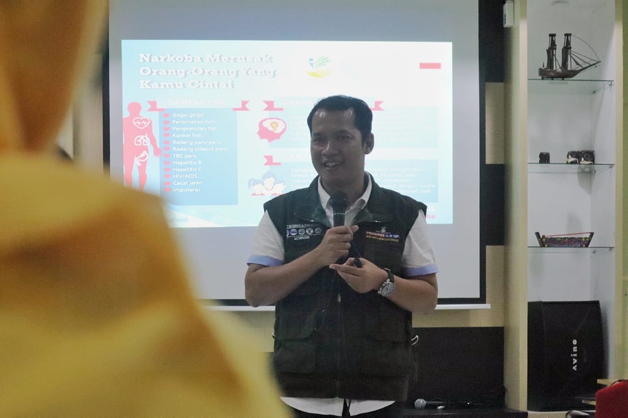 BRSKPN "Satria" in Collaboration with BNN Banyumas Gave an Education about Drugs to Teachers