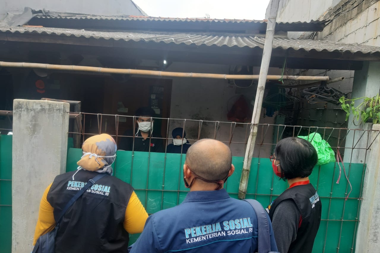 Parents Infected by COVID-19: East Jakarta Social Worker Services Unit Responds to Child Cases