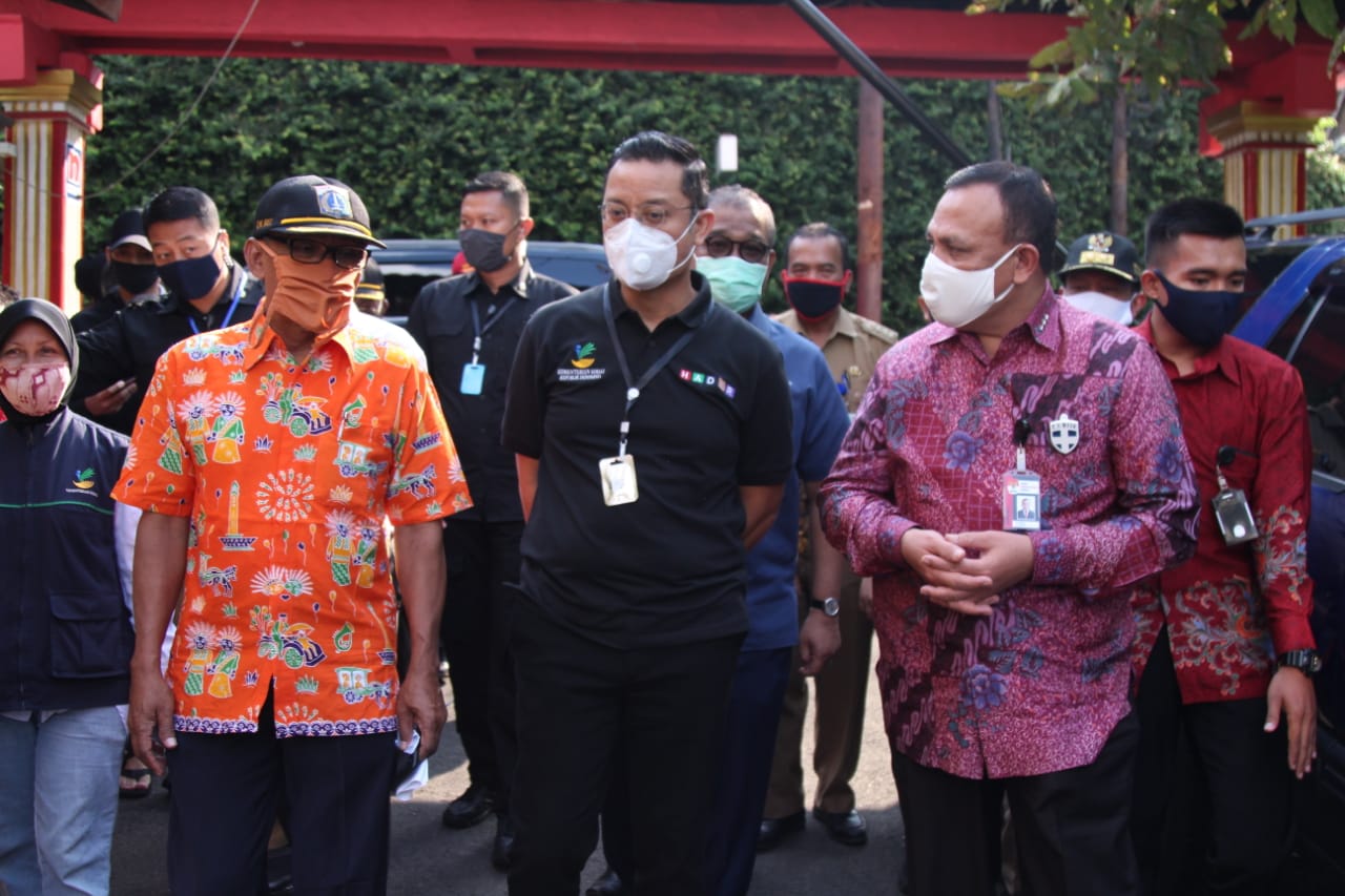 2 Titik Penyaluran Bansos Sembako di Kawasan Jakarta Selatan Didatangi Mensos dan KPK