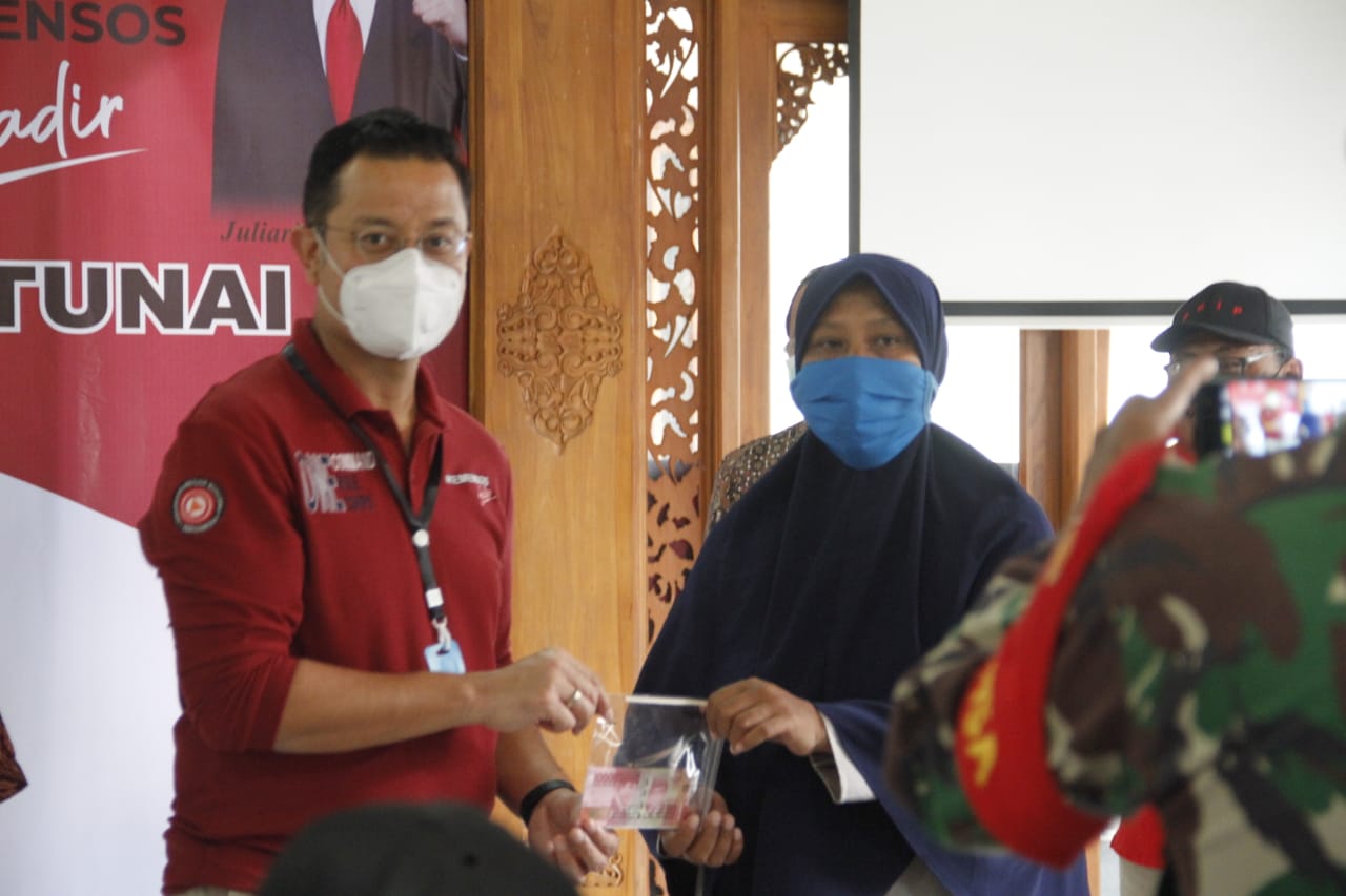 Mensos Pantau Penyaluran Bantuan Sosial Tunai di Surakarta