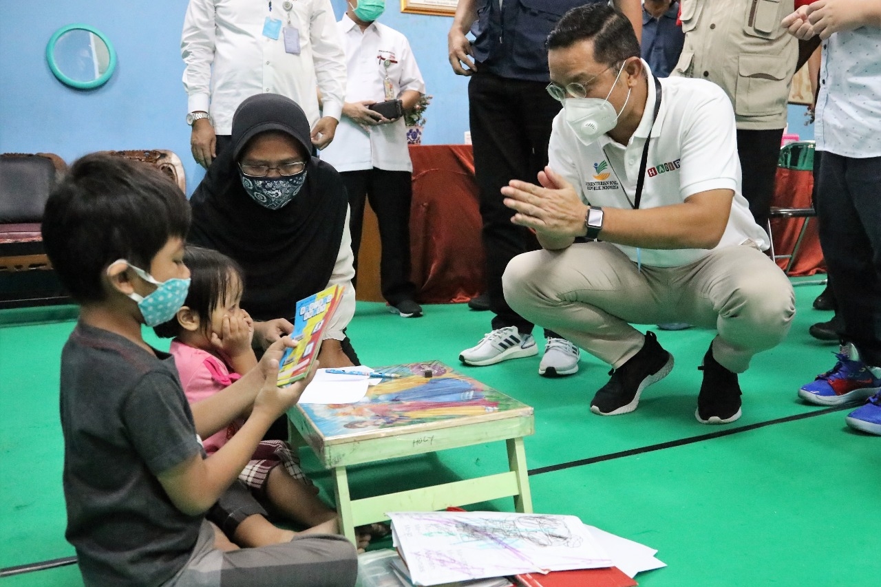 Menteri Sosial Kunjungi Tiga Balai Rehsos di Bekasi