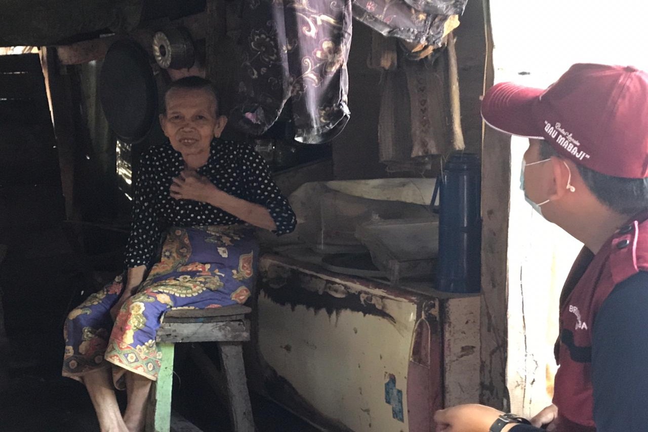 "Gau Mabaji" Center Handles Elderly Flood Victims in Bantaeng Regency