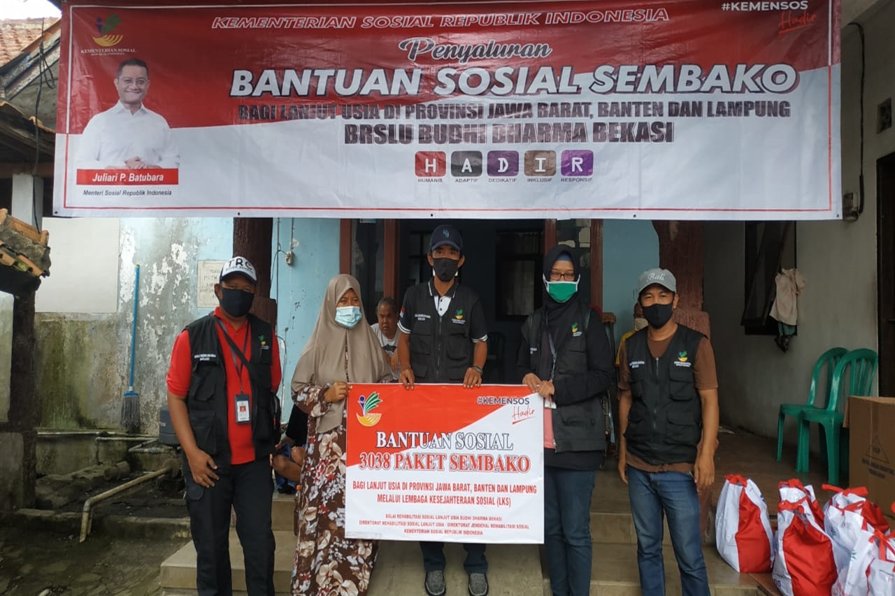 Social Rehabilitation Center "Budhi Dharma" in Bekasi Distributes Social Assistance in Tasikmalaya
