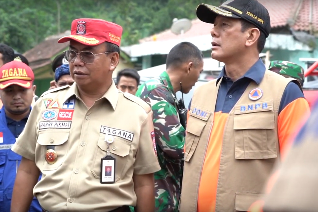 Ministry of Social Affairs, Ministry of Coordinator for PMK and BNPB Reviews the Impact of the Flash Flood in Lebak