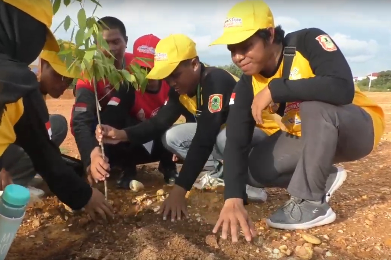 Penanaman Seribu Pohon Bersama Mensos