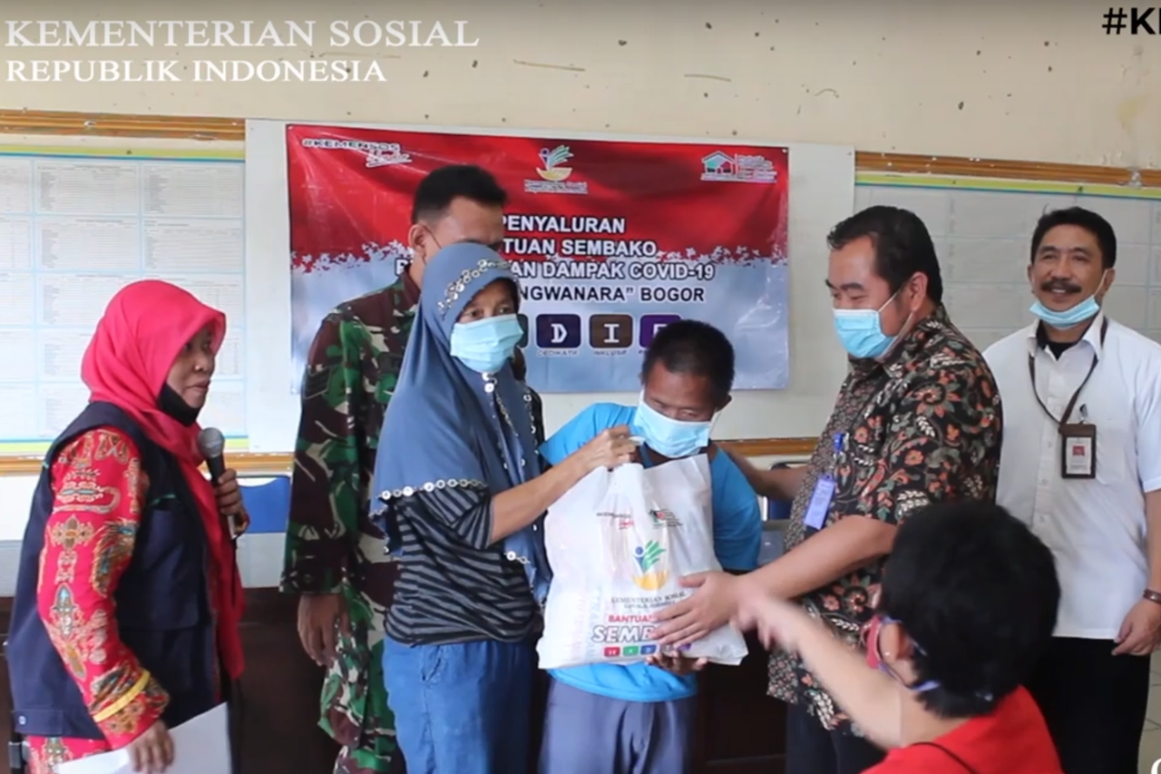 Bantuan Sosial Sembako Balai "Ciungwanara" Tangani Dampak COVID-19