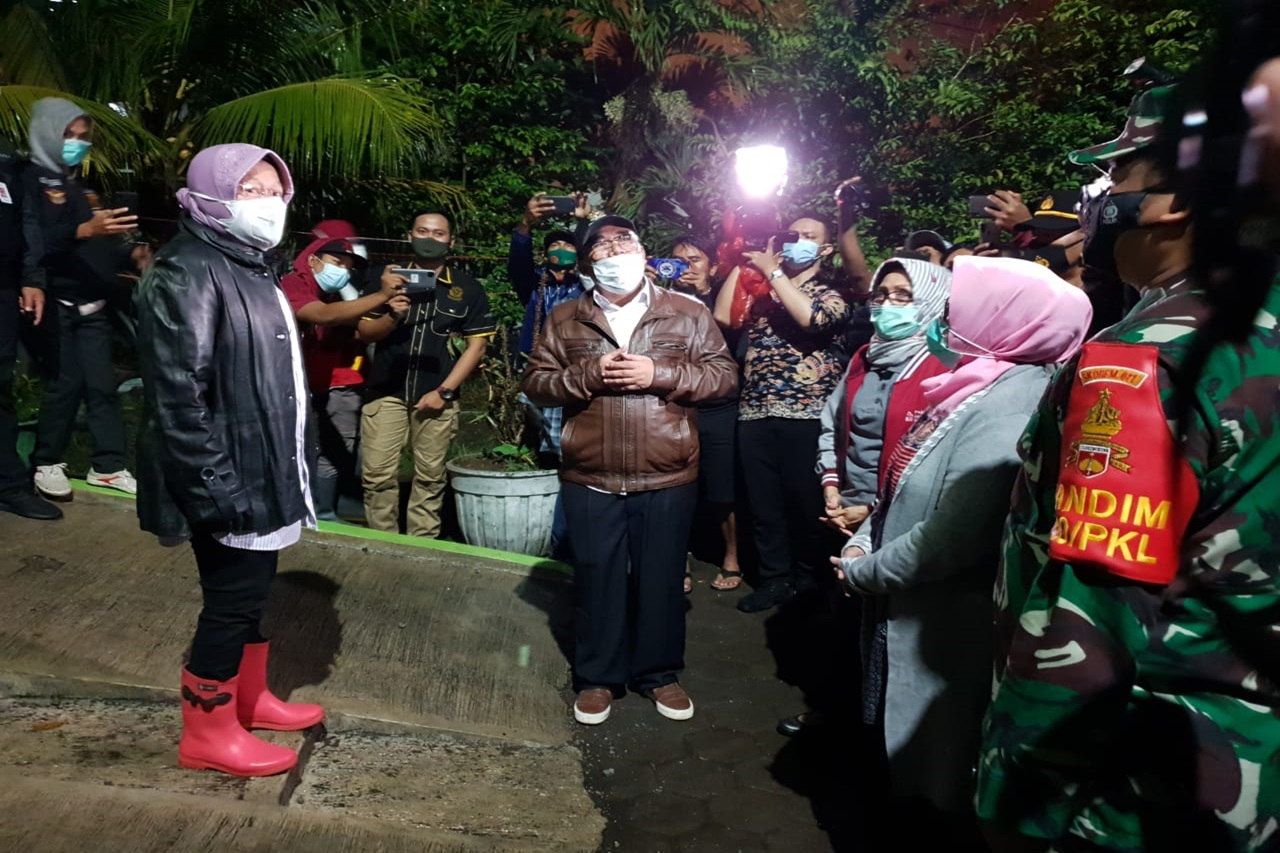 Pantura Flood Emergency Response, Minister of Social Affairs Visits A Number of Refugee Points in Pekalongan