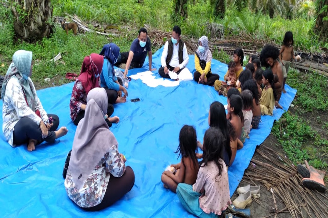 Ministry of Social Affairs Reaches Children of Remote Indigenous Communities in Air Hitam District, Sarolangun