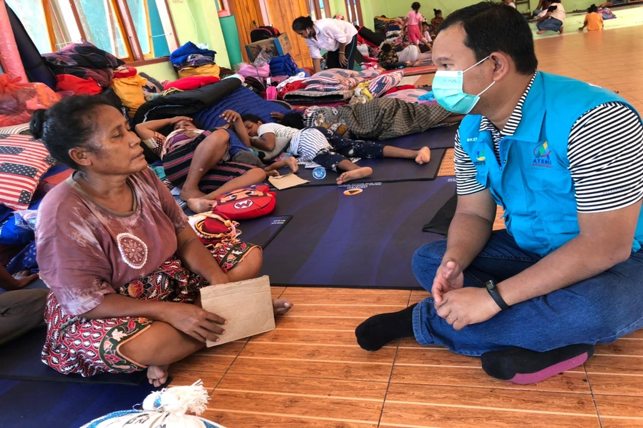 Kembalikan Senyum Lansia Pasca Banjir Bandang di Lembata, Nusa Tenggara Timur