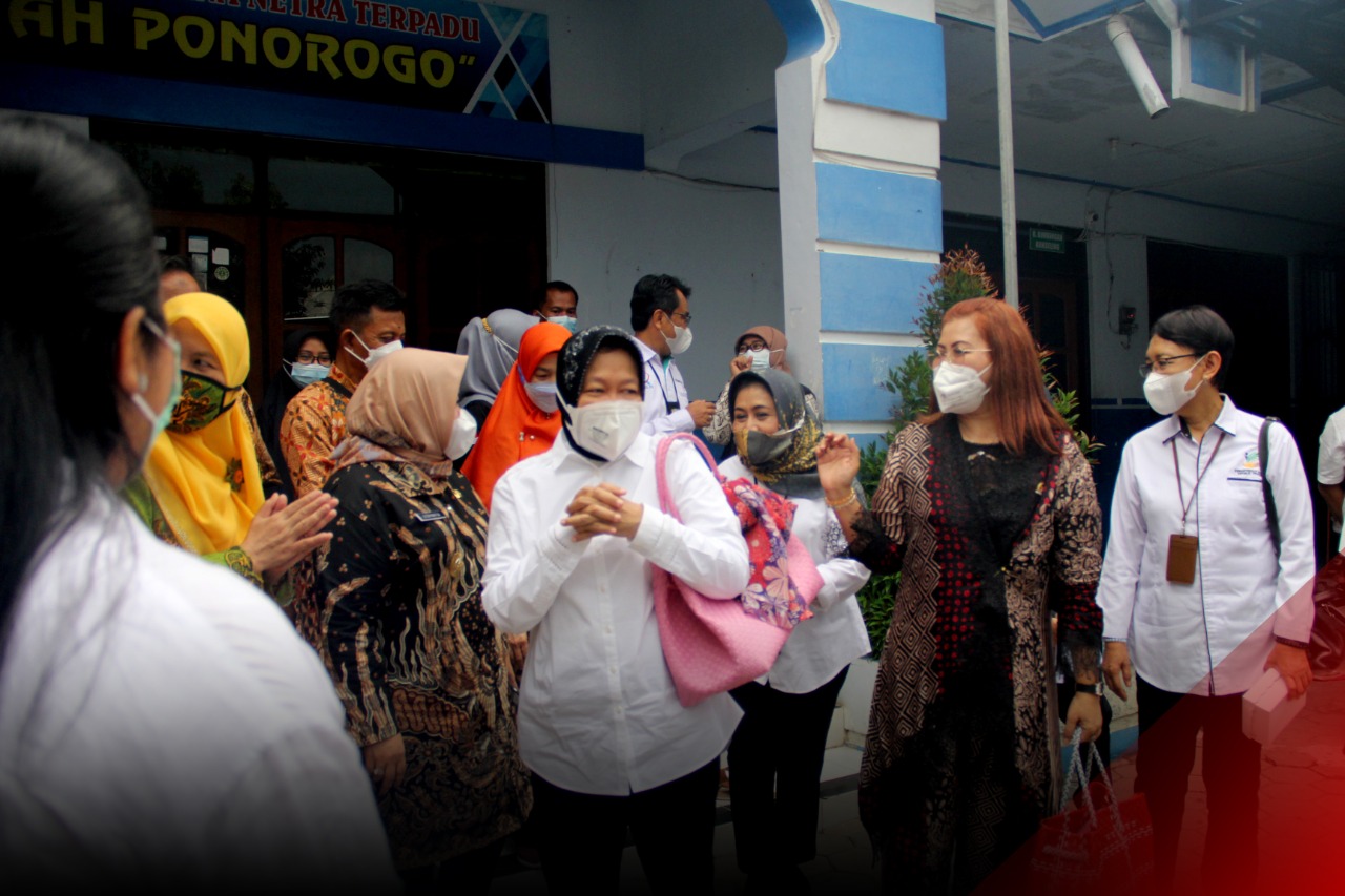 Minister of Social Affairs Work Visits to Social Welfare Institutions in Ponorogo