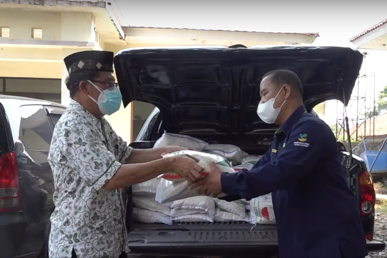 Kemensos Distribusikan 3.000 Paket Beras untuk Warga Terdampak PPKM di Kabupaten Bogor