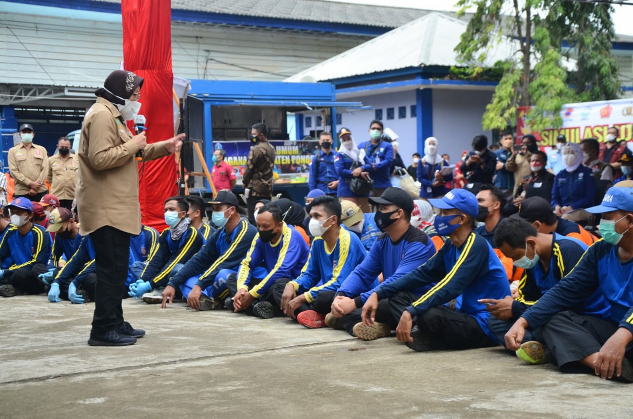 Disaster Simulation in Pacitan, Social Minister Emphasizes the Importance of Community Preparedness for Disasters