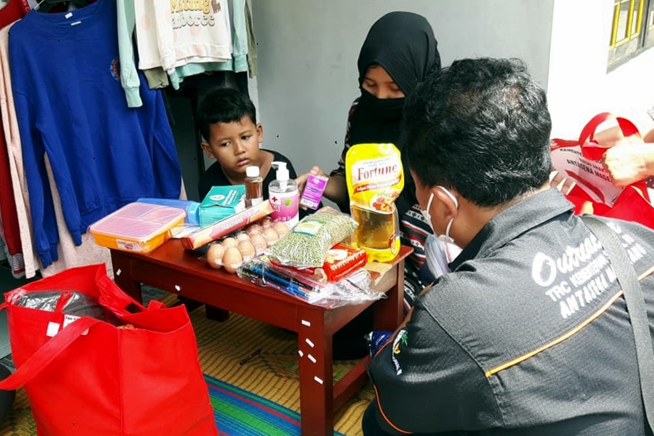 Kemensos Salurkan Bantuan ATENSI bagi Yatim, Piatu dan Yatim Piatu Dampak Covid-19 di Jawa Tengah dan DIY