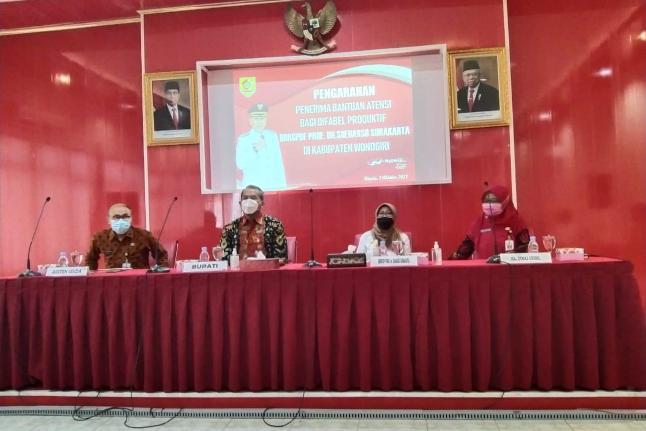 Kemensos Berikan Bantuan Program ATENSI kepada Penerima Manfaat di Wonogiri