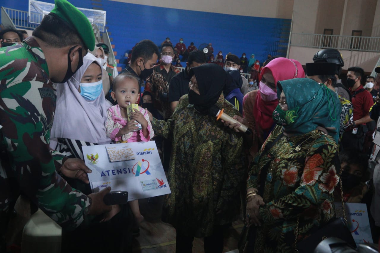 Salurkan Bantuan ATENSI di Pasuruan, DPR RI Apresiasi Program Kemensos Sarat Program Kemanusiaan