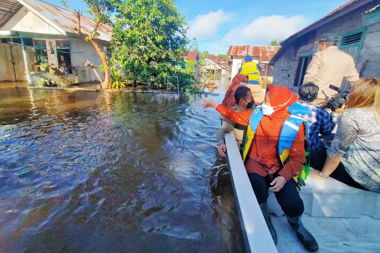 Sore Ini, Mensos Akan Temui Pengungsi Korban Banjir Palangkaraya dan Salurkan Bantuan