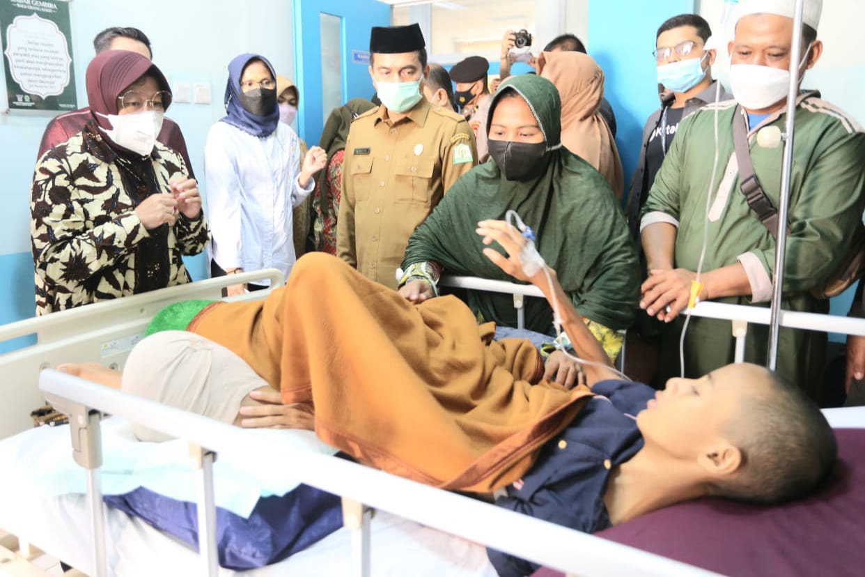 Temui Rizki Remaja Pengidap Kanker di Aceh, Mensos Ajak Semua Pihak Peduli