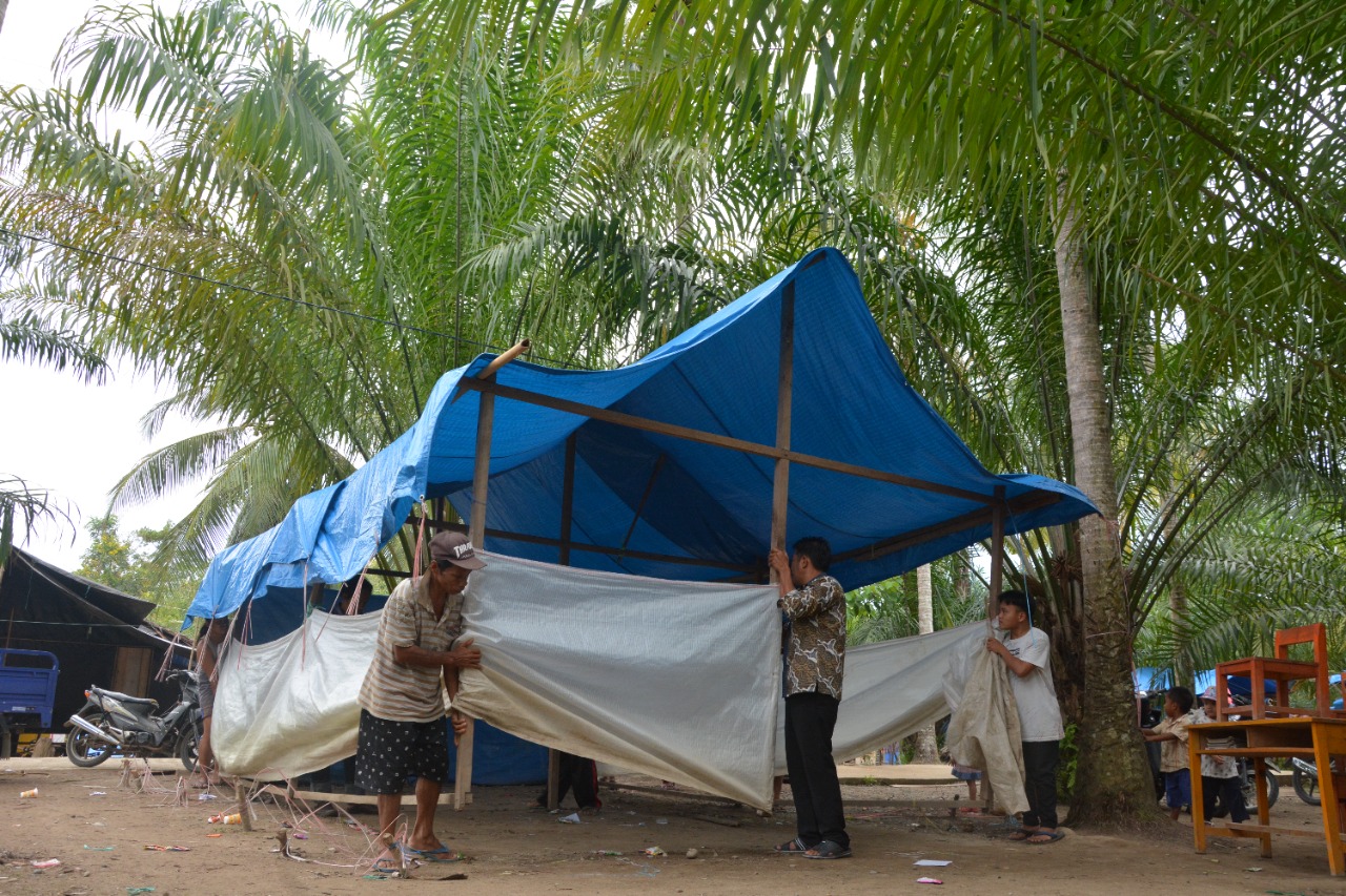 Proses Penggantian Tenda Sekolah Darurat dengan Tenda Serbaguna dari Kemensos