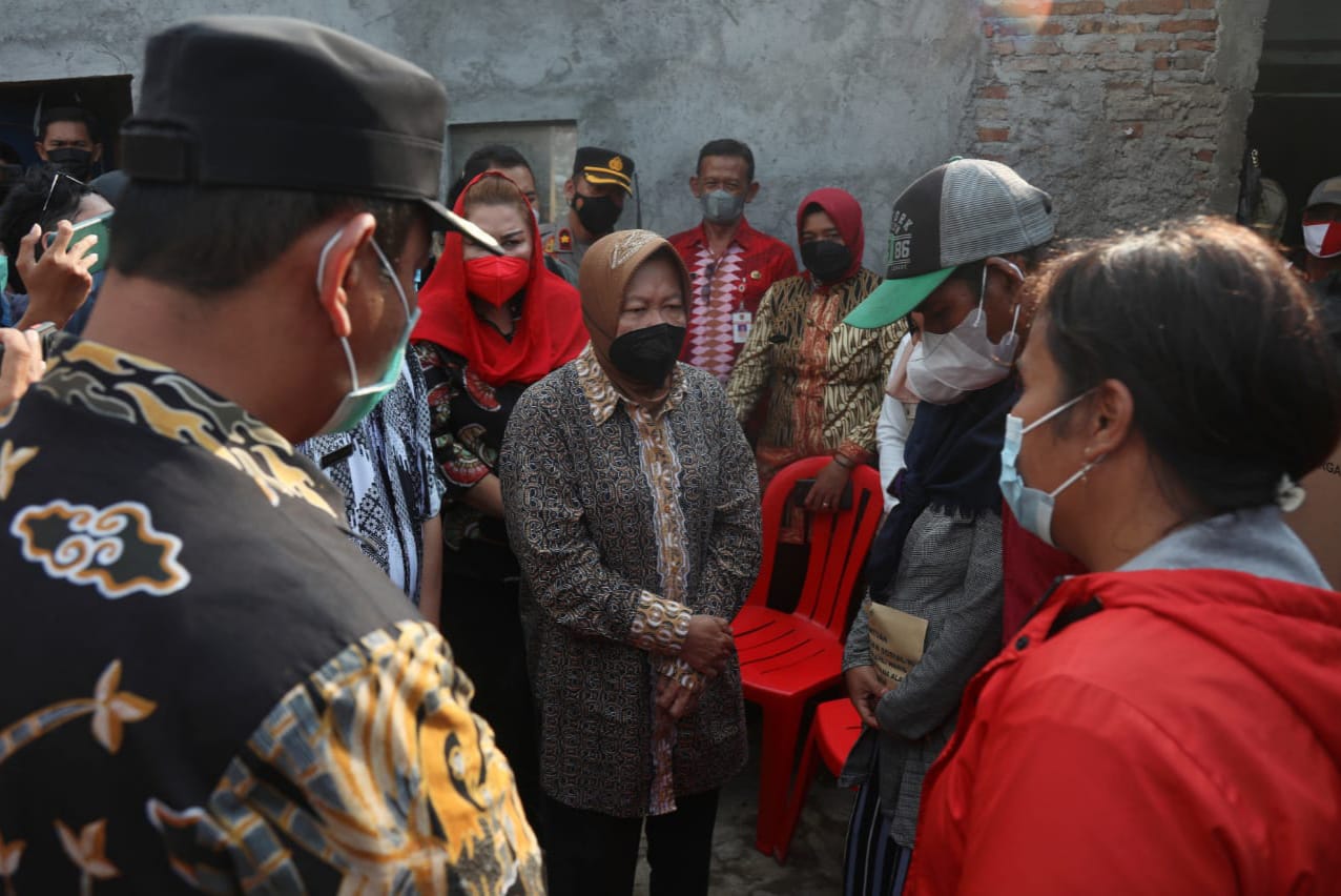 Serahkan Santunan Korban Longsor Kota Semarang, Mensos Sampaikan 2 Pesan Penting