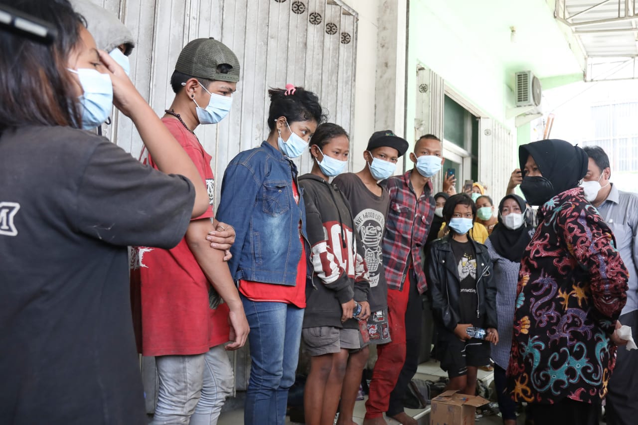 Setelah Ditemui Mensos di Perempatan Gambiran Mojoagung, 11 Anak Jalanan Kini Jalani Asesmen di Balai Surakarta