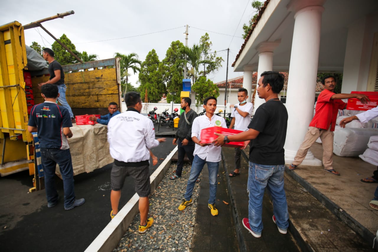 Banjir Terjang Kota Serang Banten, DPR RI bersama Kemensos Cepat Kirim Bantuan