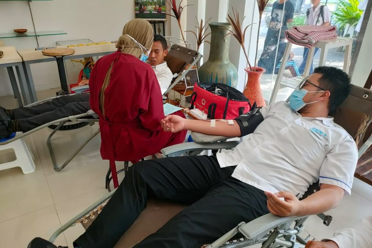 Pegawai dan Penerima Manfaat Sentra "Paramita" di Mataram Melakukan Kegiatan Donor Darah