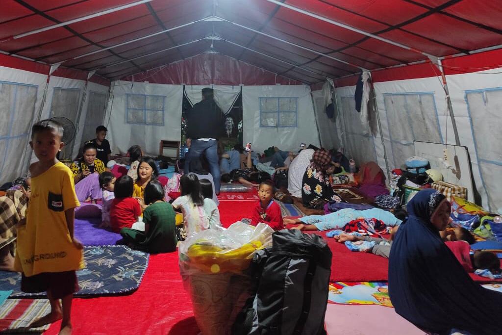 Bantu Korban Gempa Mamuju, Kemensos Kirimkan Bantuan Logistik dari Makassar dan Palu