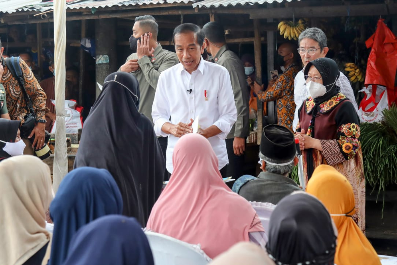 Presiden Didampingi Mensos Serahkan Bantuan Sosial untuk Masyarakat Kabupaten Serang
