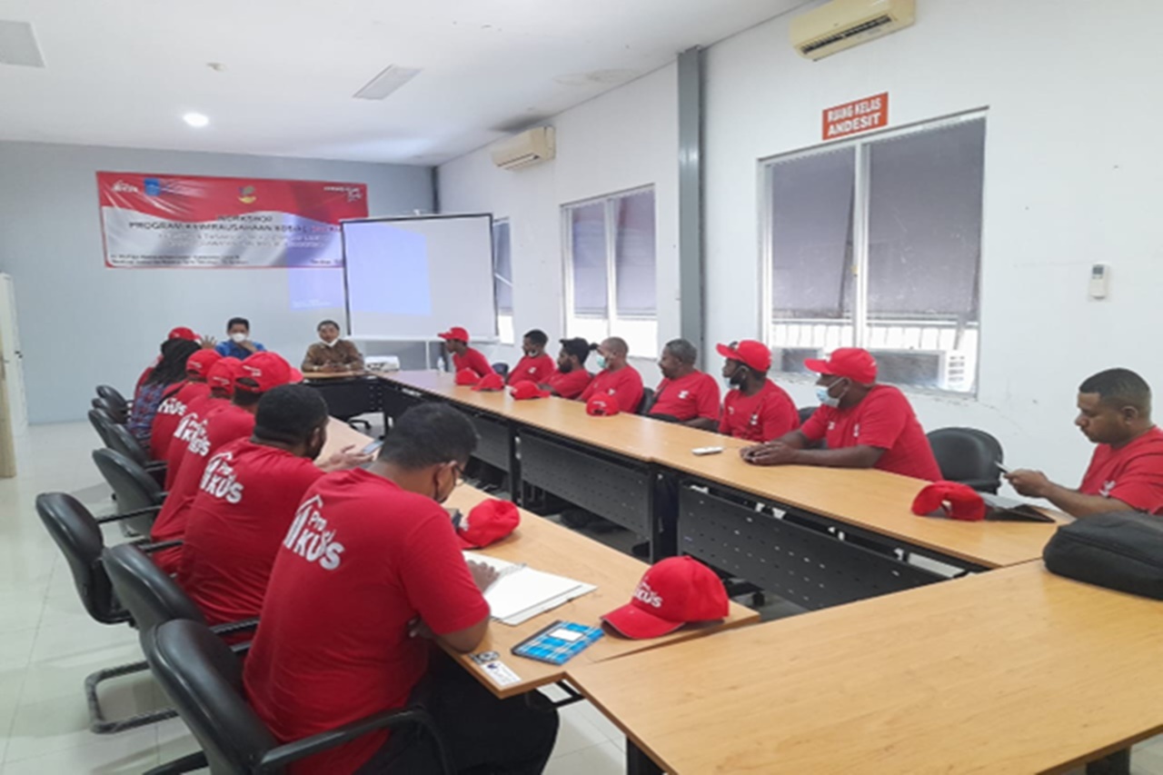 MoSA Trains Business for 16 Papuans through the E-Trail Motorbike Assembly Workshop