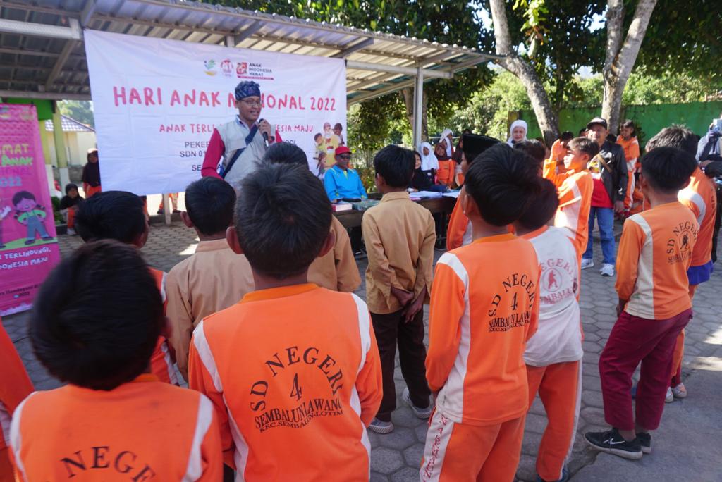 Celebrate HAN, "Handayani" Center Conducts Social Worker Goes to School Activities at East Lombok