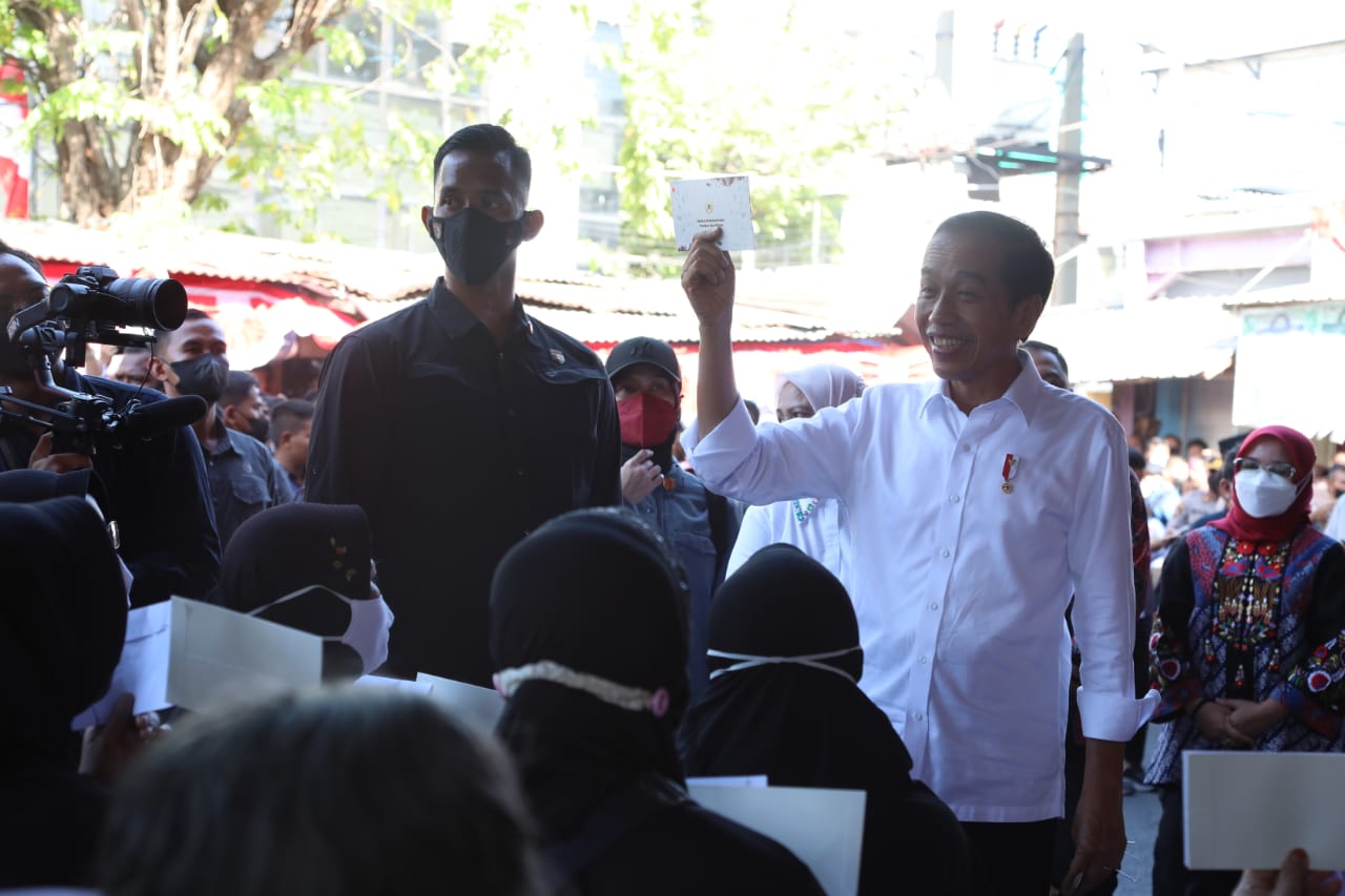 Presiden Jokowi Dorong KPM PKH Segera Sejahtera dengan Wirausaha