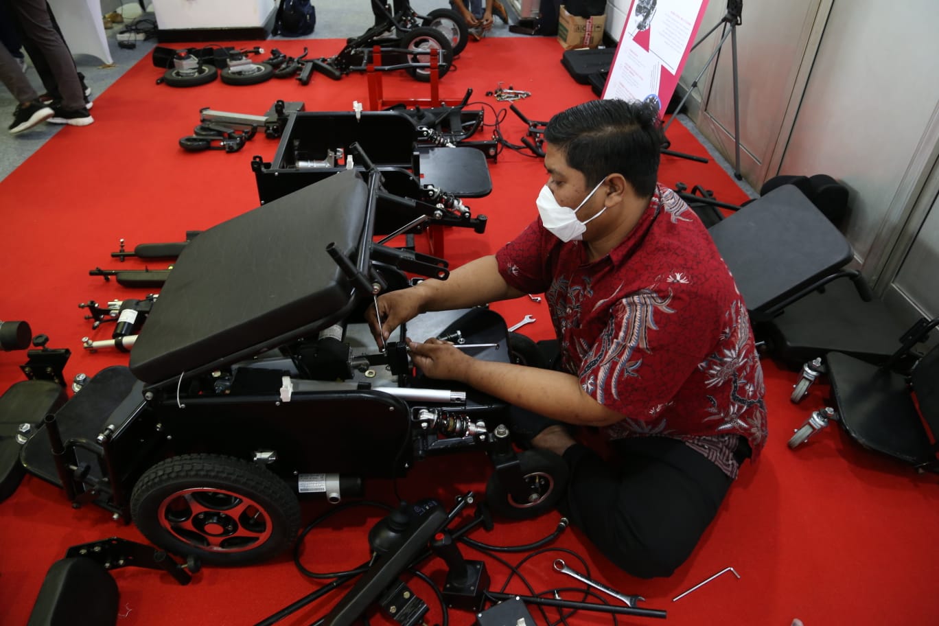 Mensos Risma Tunjukkan Inovasi Penyandang Disabilitas Indonesia kepada Delegasi Negara HLIGM-FRPD