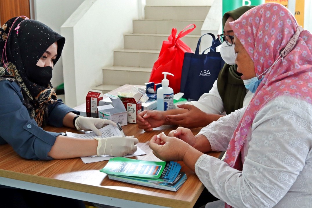 KORPRI Ministry of Social Affairs with PMI Bekasi City Holds Blood Donation Activities