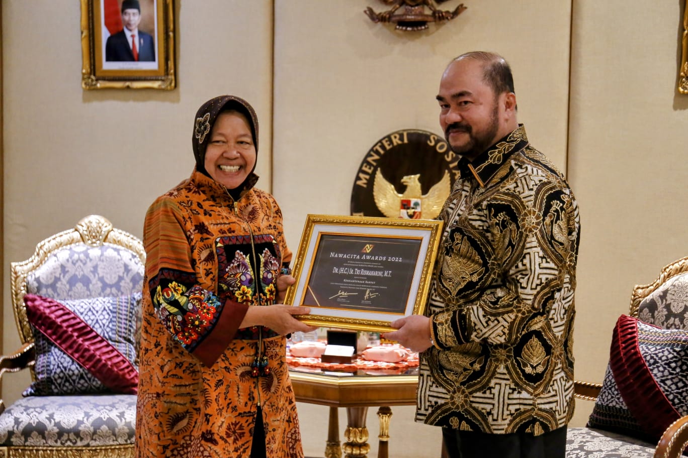Mensos Risma Raih Nawacita Award