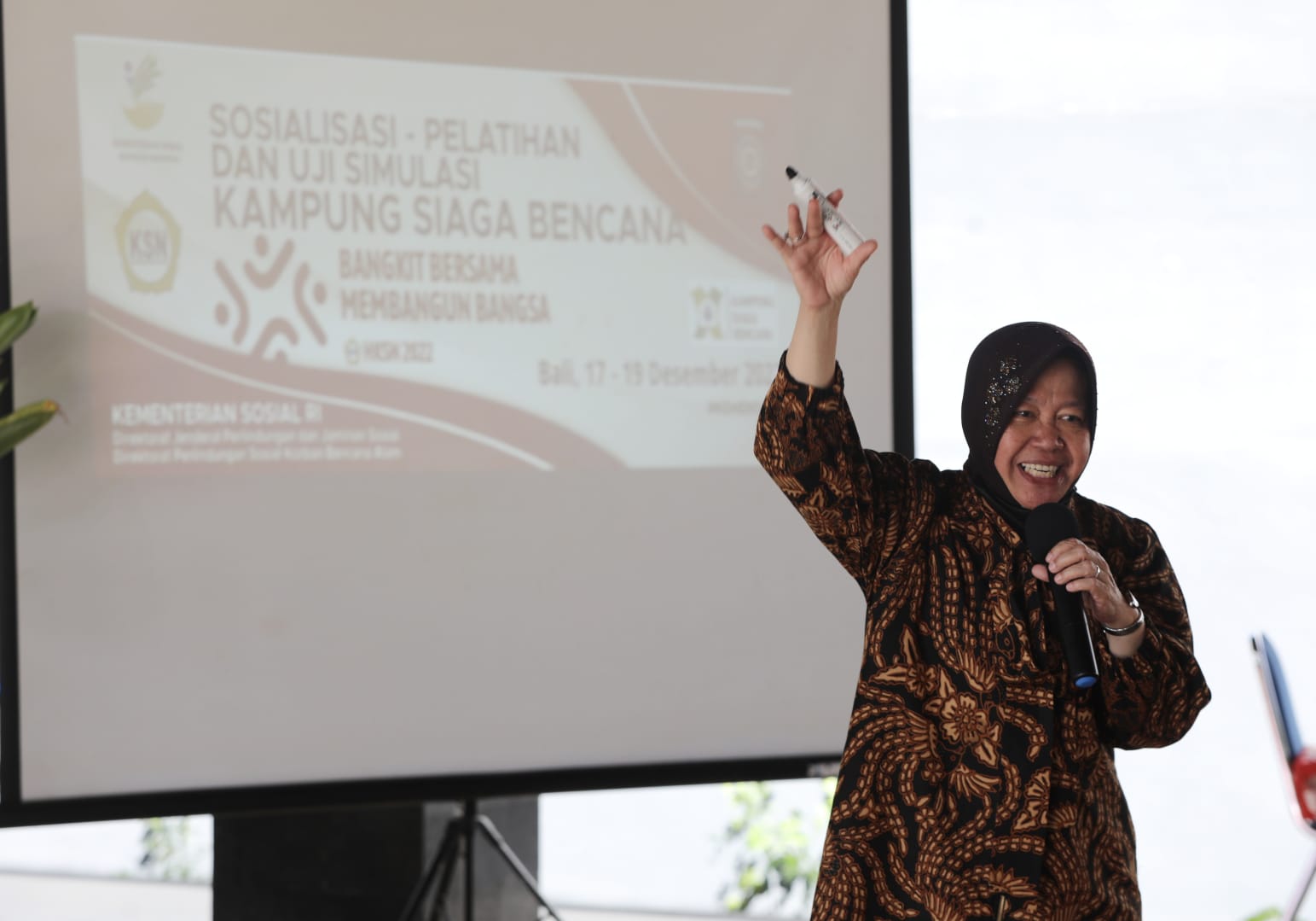 Kunjungi Fasilitasi Pembentukan KSB di Bali, Mensos Simulasikan Penanganan Bencana Berbasis Kearifan Lokal