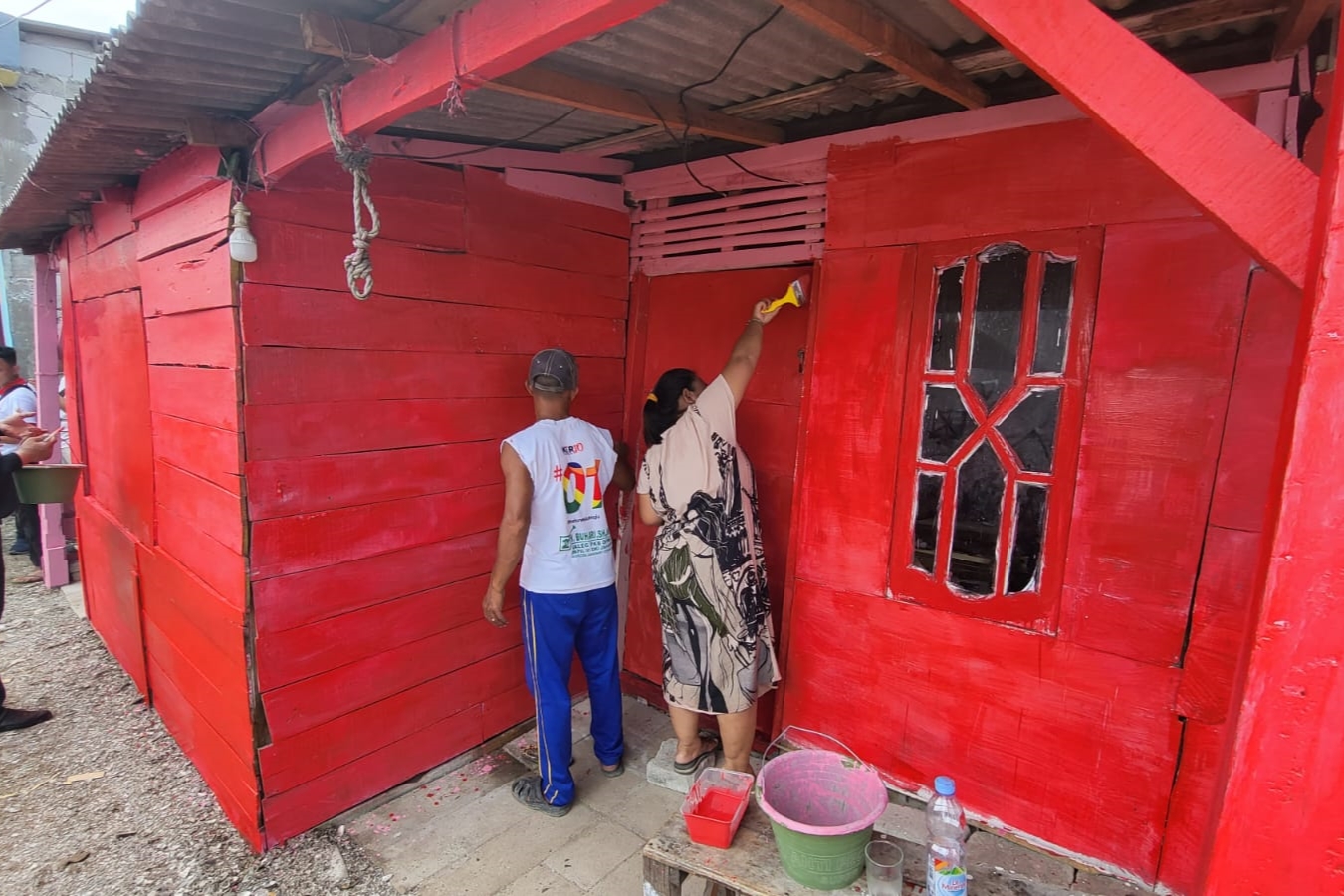 Welcoming Social Solidarity Day, Cilincing Residents Paint Houses Together