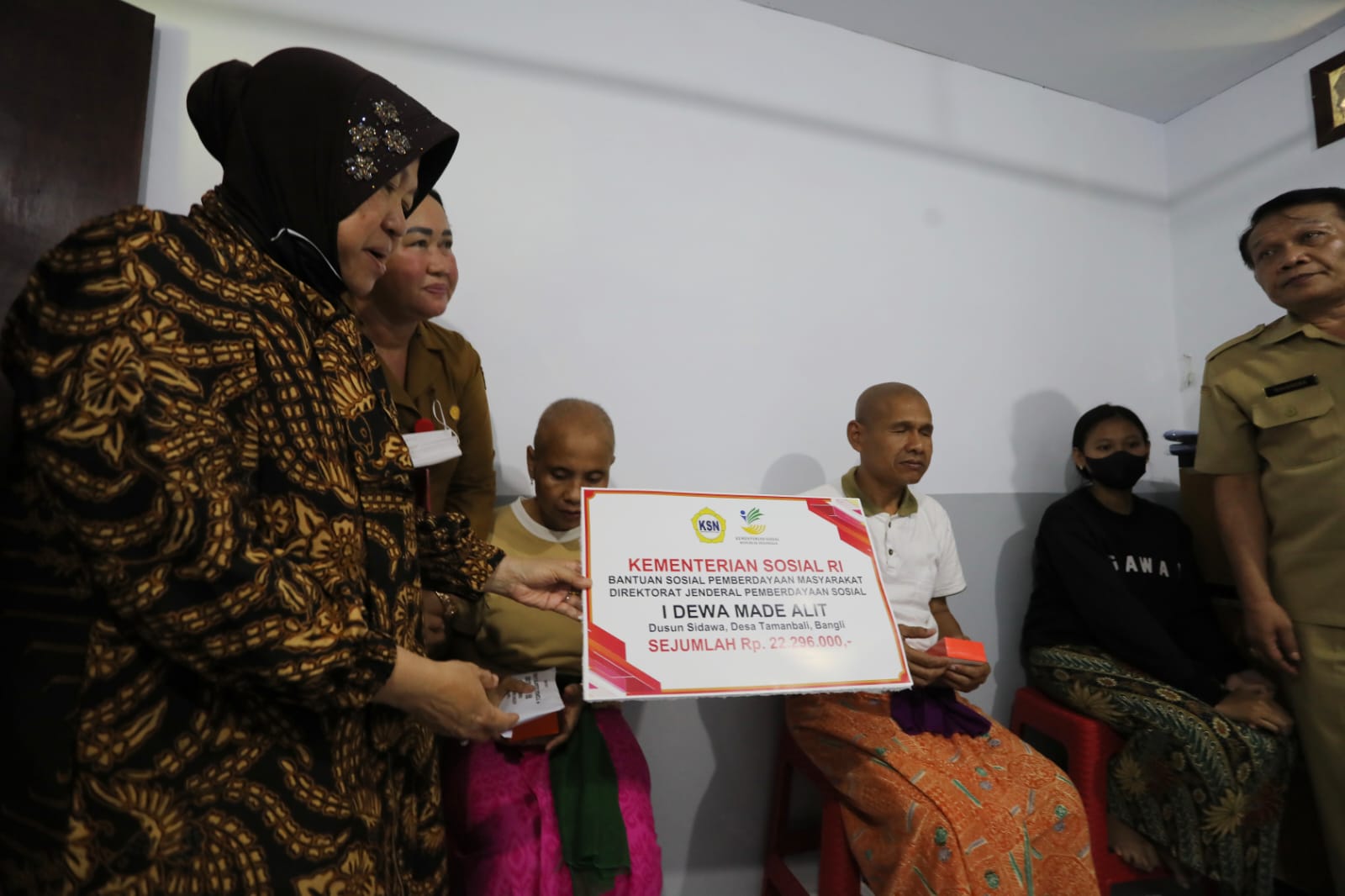 Bantuan untuk Penyandang Disabilitas Netra di Bangli