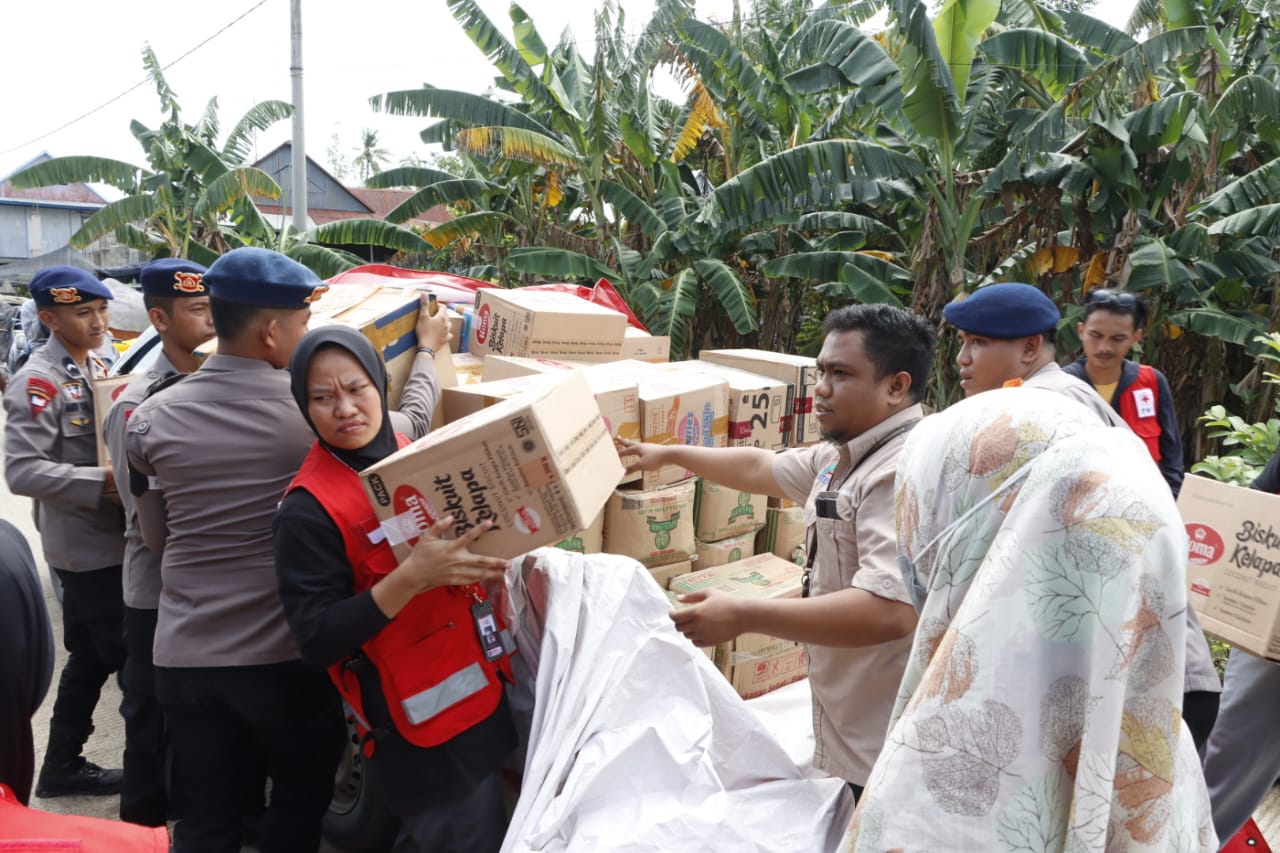 Gau Mabaji Center Distributes ATENSI to Flood Victims in Sidenreng Rappang