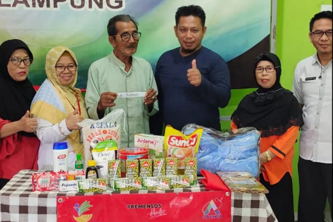 150 Orang Lansia di Pringsewu Lampung Terima Bantuan ATENSI Kemensos