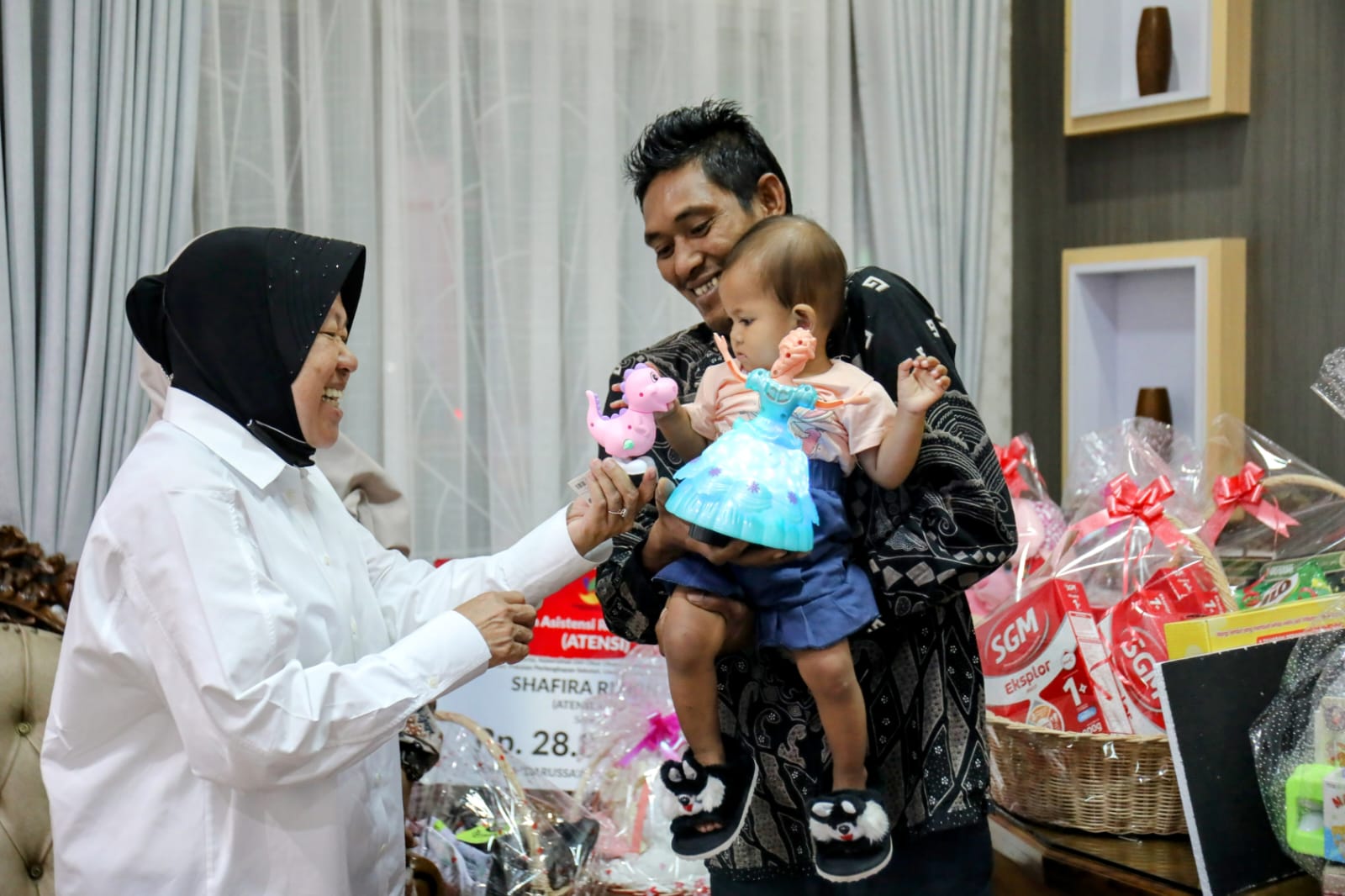 Mensos Serahkan Bantuan Atensi dan Donasi kitabisa.com di Sentra Darussa'adah Aceh