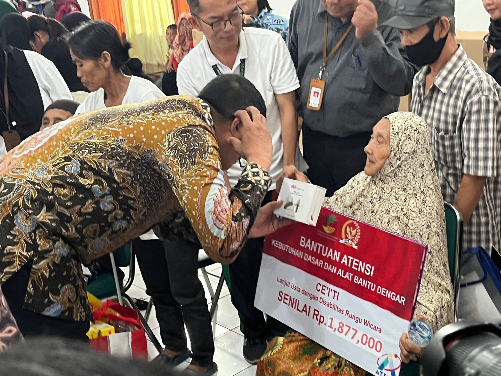 Commission of the House Supports the Distribution of Assistance for Residents of South Sumatra