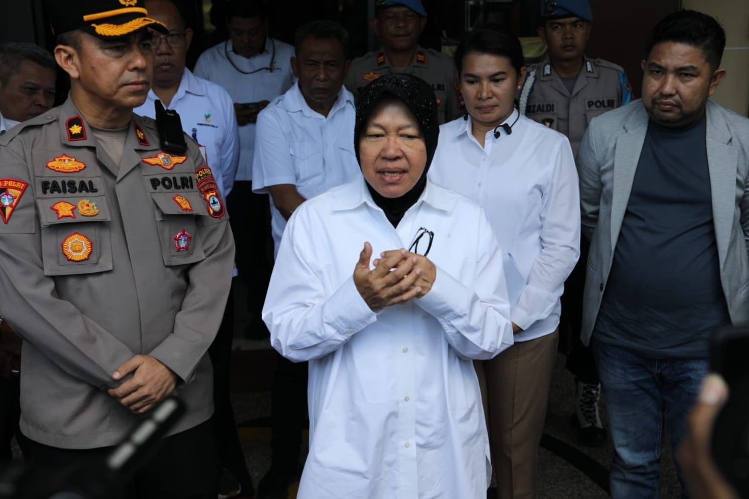 Accompanying Rape Victims in Banjar, Social Affairs Minister Hopes for Maximum Punishment for Perpetrators