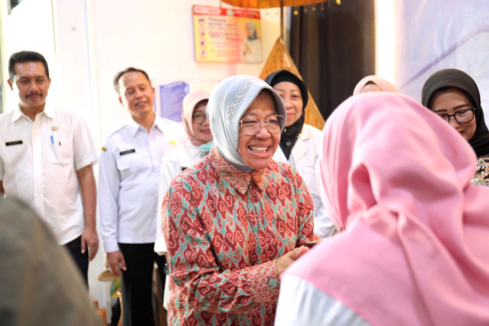 Ministry of Social Affairs and Pundi Amal SCTV Foundation Hold Cataract Surgery Social Service in Tulungagung