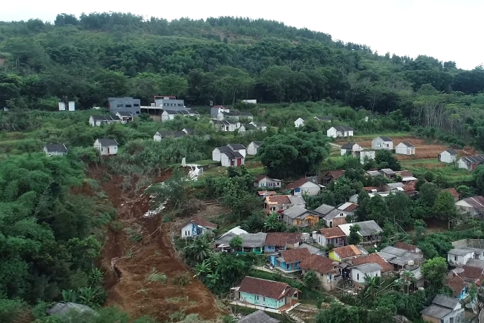 Ministry of Social Affairs Provides Optimal Services for Victims Affected by the Sukabumi Landslide