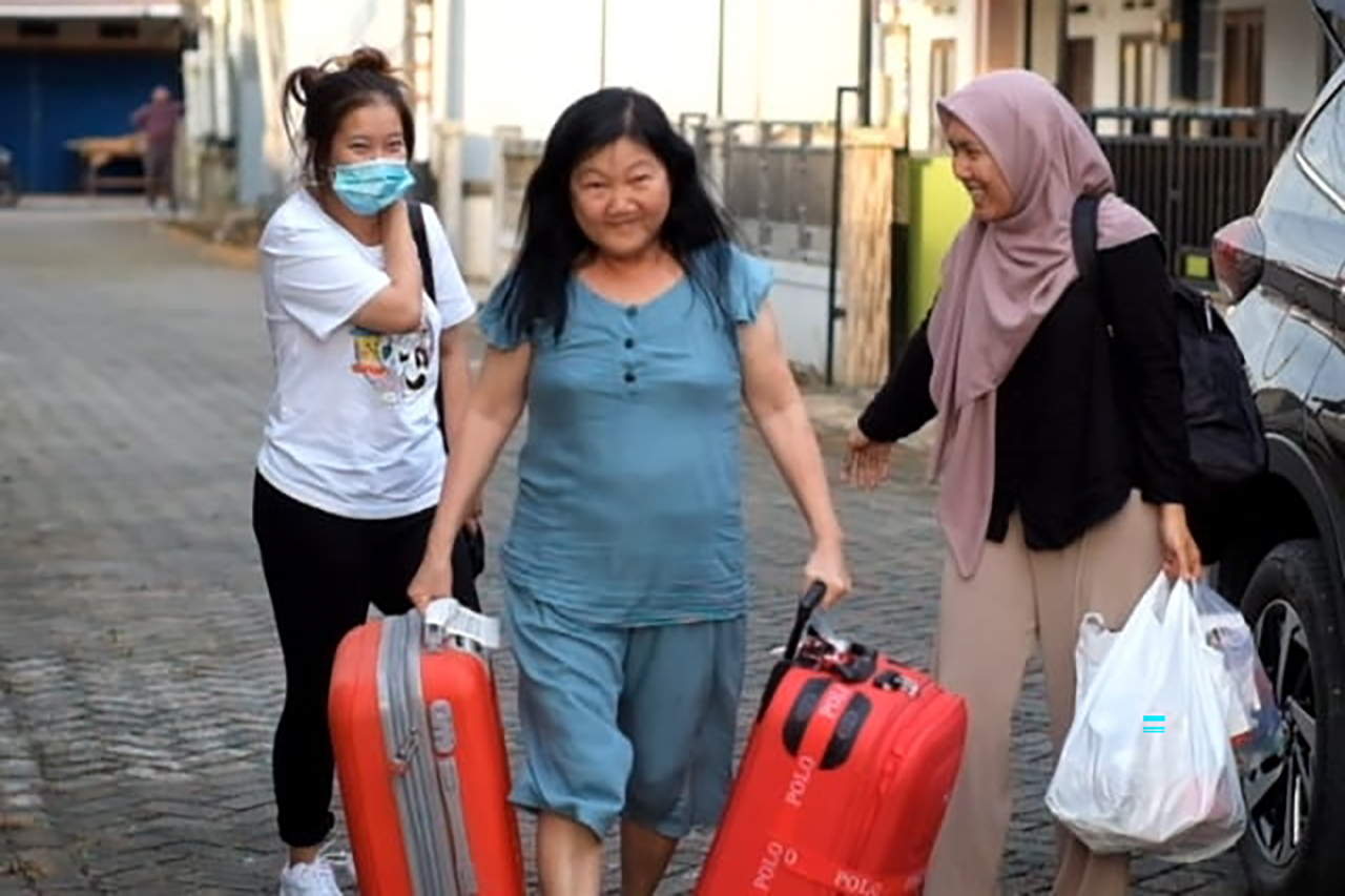 Terima Kasih Kemensos, Yen Yen Kembali Berkumpul dengan Keluarga di Indonesia