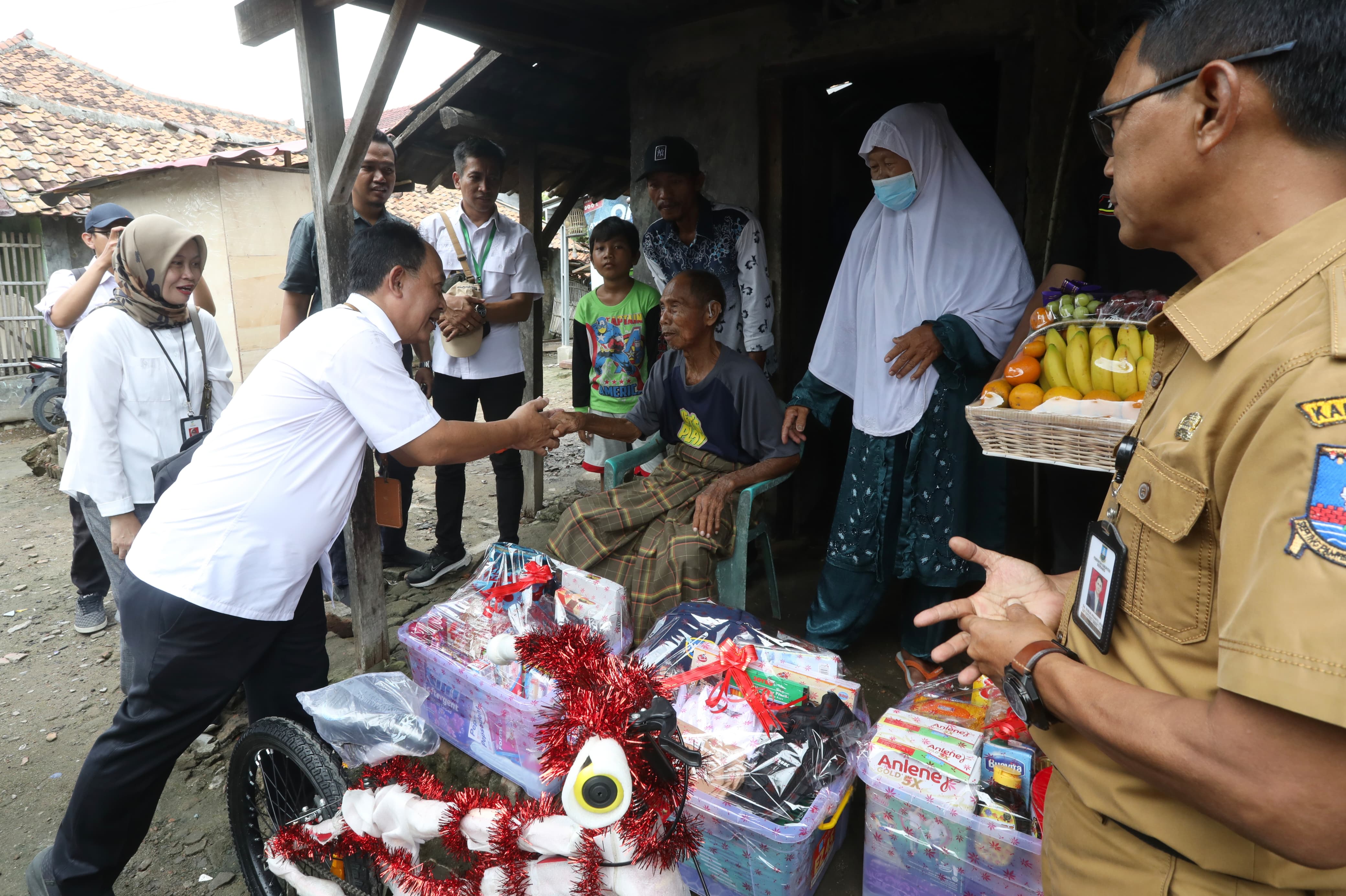 MoSA Encourages Serang Elderly to Stop Begging, Supports Duck Livestock
