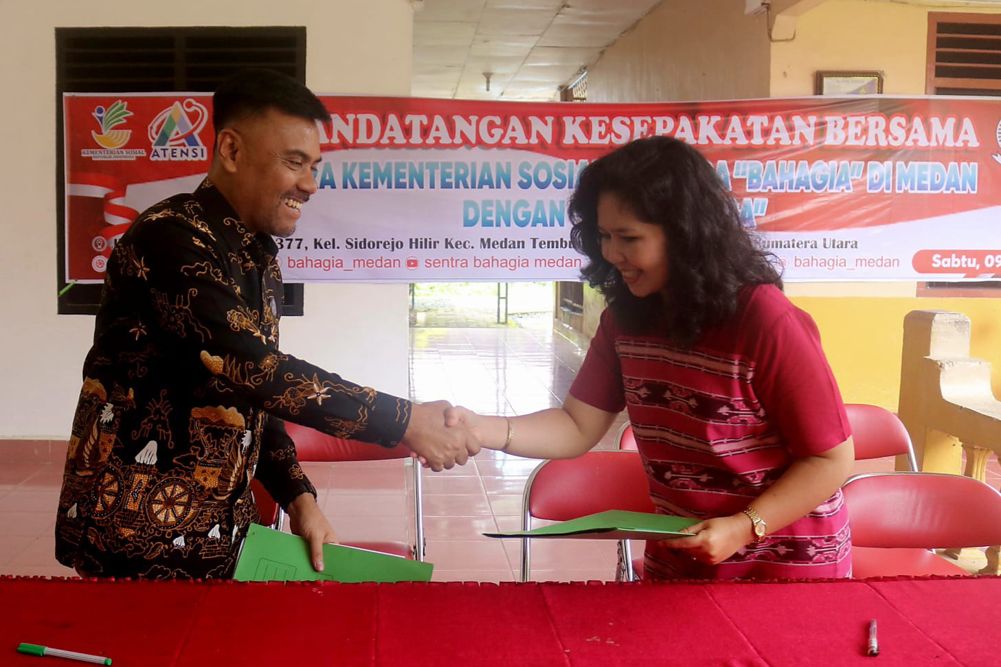 48 Difabel dan 40 Lansia Mendapat Bantuan ATENSI dari Sentra Bahagia Medan di Kabupaten Karo