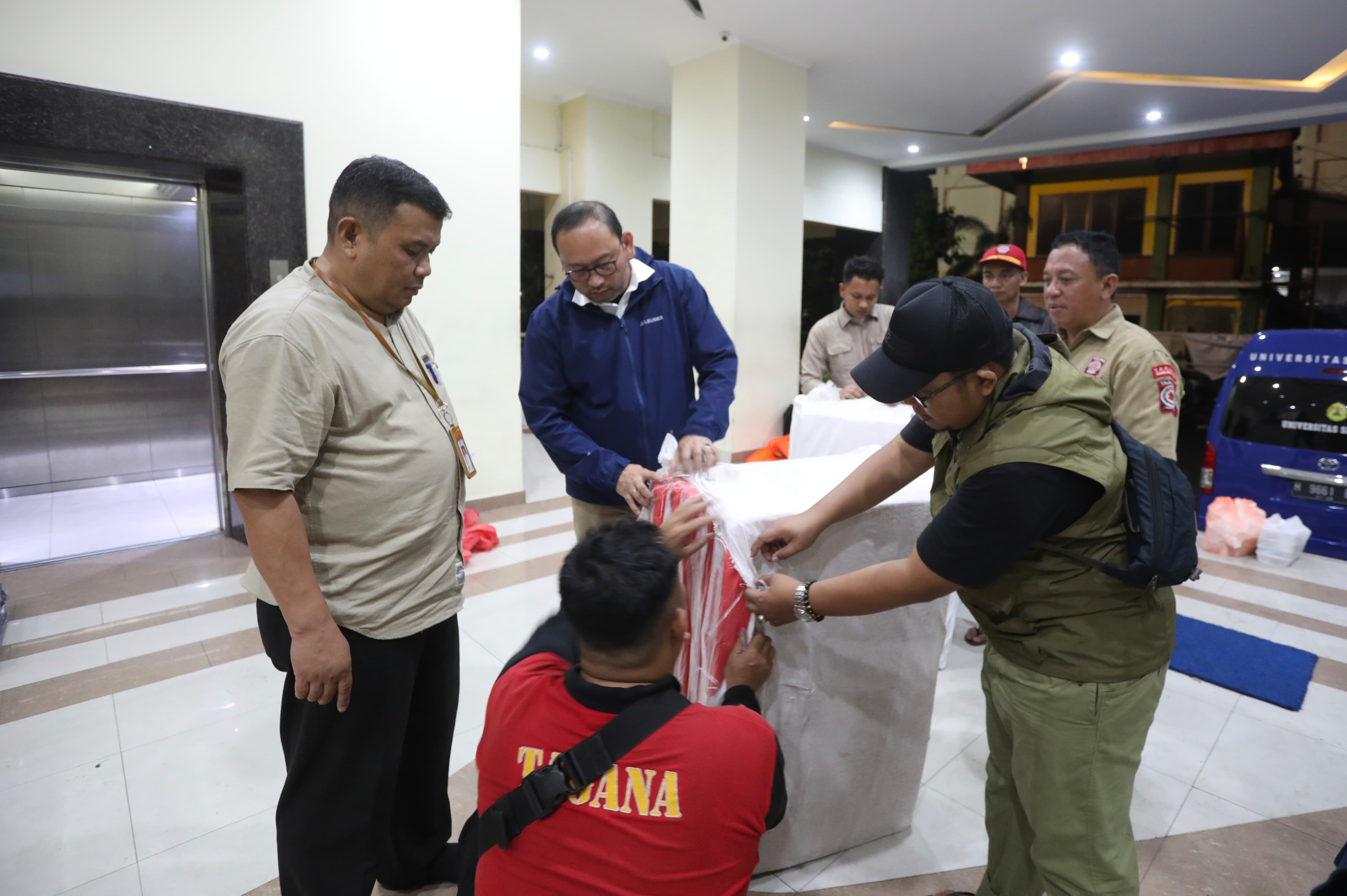 The MoSA Quickly Responds to Holding Public Kitchen for Flood Victims in Semarang