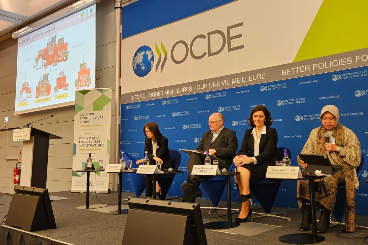 Mensos Risma Sampaikan Pengalaman Indonesia Tangani Bencana dalam OECD Infrastructure Forum di Paris